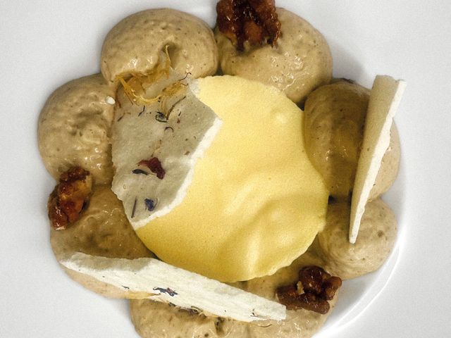 Le Coin d'en Haut Parfait glacé au vin Jaune et espuma aux cèpes